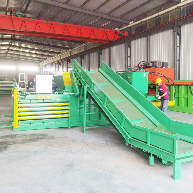 Closed-end horizontal baler for optimal performance.