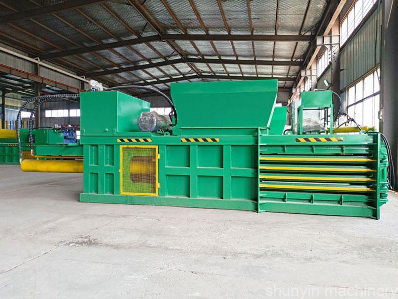 Horizontal compaction waste equipment: Shunyin's equipment for horizontal waste compaction.