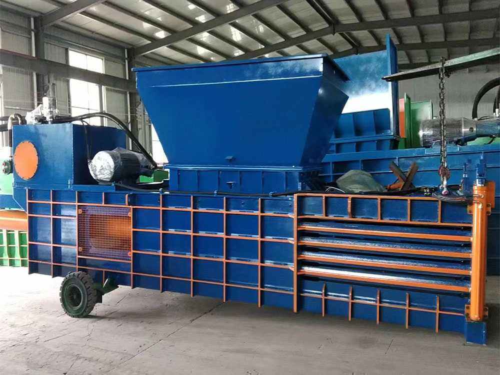 Semi-automatic horizontal baler offering cost-effective waste management solutions.