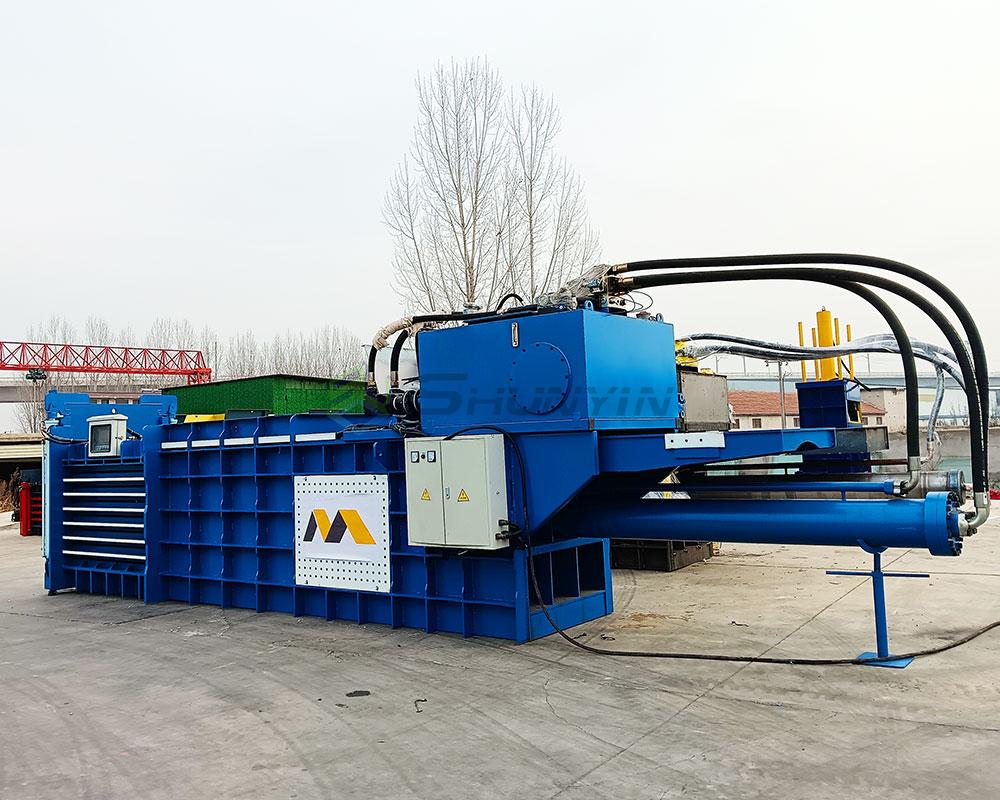 Energy-efficient horizontal baler that minimizes operational costs.