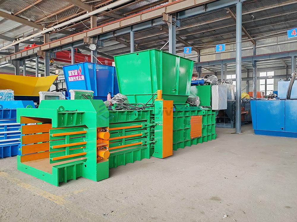 Efficient horizontal baler designed to save space and improve productivity.