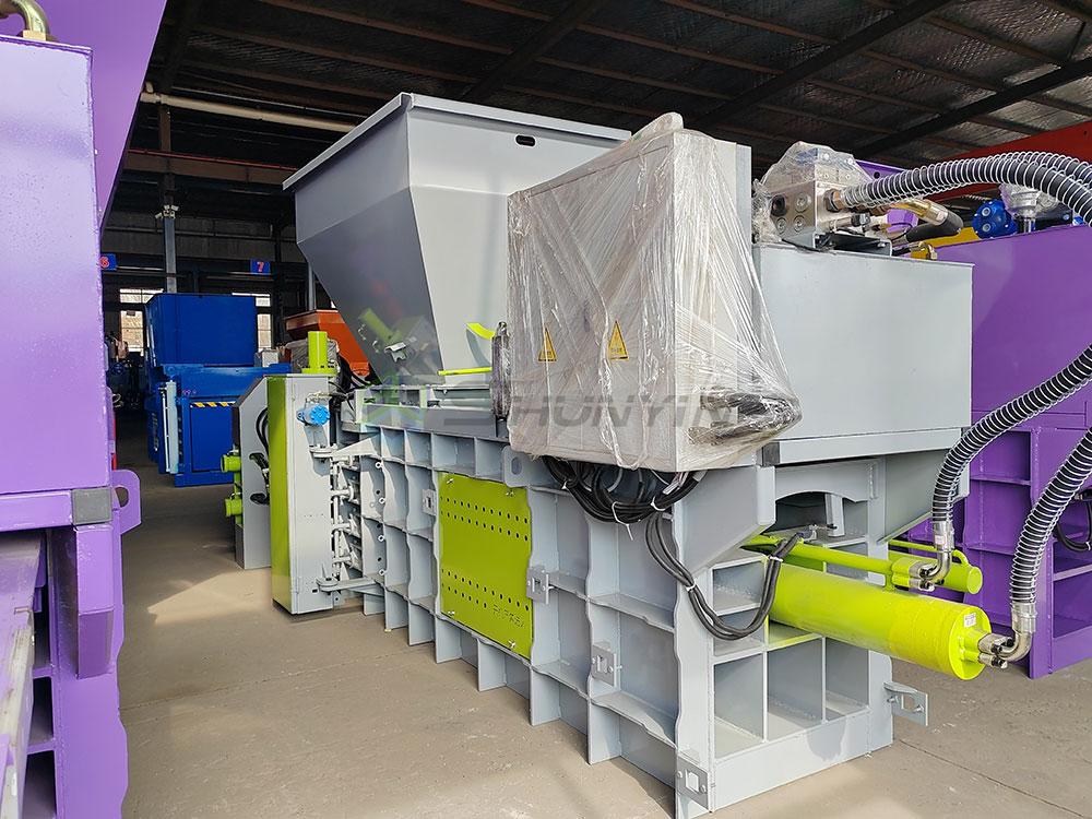 Flexible horizontal baler with adjustable features for various applications.