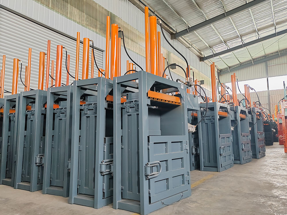 Compressed aluminum bales produced by hydraulic press baler machine application